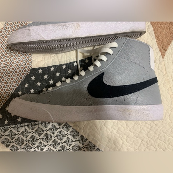 Nike Blazer Mid 77’s - Picture 5 of 10